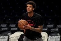 Report: Philadelphia 76ers to sign Dominick Barlow to a two-way deal