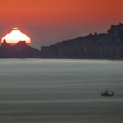  Distorted Green Flash Sunset over Italy 