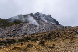 Mount Lewotobi Laki-Laki Erupts, Thousands Evacuated And Flights Canceled