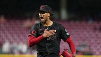 Reds fans relieved after Terry Francona provides Hunter Greene injury update