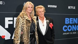 Penny Lancaster Reflects On Early Challenges With Rod Stewart