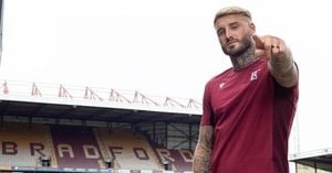 Stephen Humphrys Joins Bradford City Amid Busy League One Summer