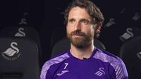Ex-Liverpool star, 35, you may not know was still playing announces retirement