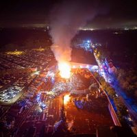 Schrotthaufen in Essen brennt