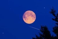 Sturgeon full moon to coincide with arrival of Perseids meteor shower