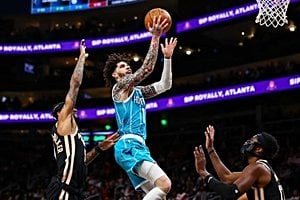Hornets Extend NBA Win Streak With Victory Over Hawks
