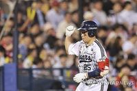 두산 양의지, 6년 만에 타격왕 등극…라일리·폰세 공동 다승왕 : 네이트 스포츠