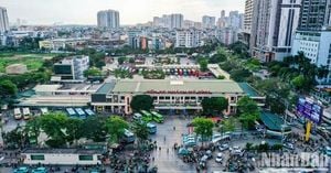 Hanoi Sees Influx Of Travelers Returning From Holiday