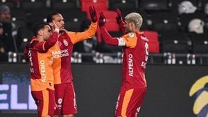 Galatasaray Cruises Past Trabzonspor To Reach Süper Kupa Final
