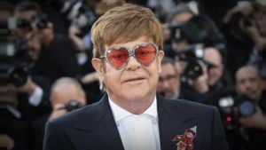 Elton John Struggles With Vision Loss After Eye Infection