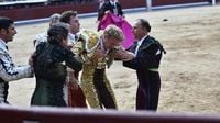 Espeluznante cogida a Clemente por el primer toro de Victoriano del Río - Cultoro.es