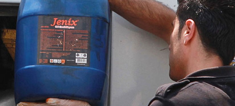 Jenix marka biber gazının mavi bidonu