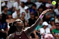 'Stay in the zone': Parks overcomes pro-Eala, energetic crowd to win three-set thriller