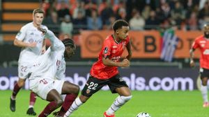 FC Lorient And Stade Lavallois Battle To Scoreless Draw