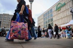 German Inflation Hits ECB Target Amid Slow Recovery