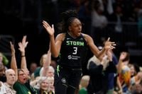 Nneka Ogwumike earns Western Conference Player of the Week