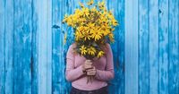Qué se celebra el 21 de marzo y por qué se regalan flores amarillas