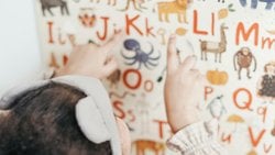 Dil Öğrenmenin Son Kullanma Tarihi Var Mı? Kritik Dönem Hipotezi De Ne?