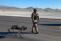 MARSOC, Yapay Zeka Destekli Silahlı Robot Köpekleri Test Ediyor!