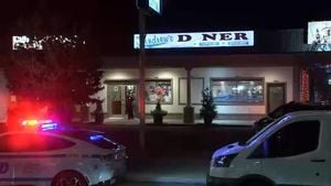 Off Duty NYPD Officer Fatally Shoots Armed Man