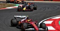 Verstappen nipt afgetroefd in titanenstrijd tijdens sprintrace GP China