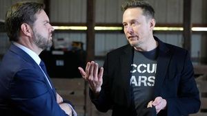 JD Vance Urges Elon Musk To Abandon Third Party