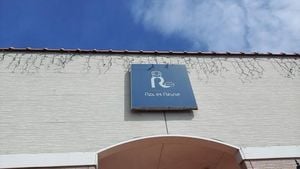 Roi Et Reine Cake Shop Relocates In Ogaki City