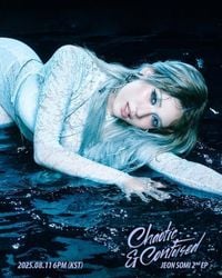 전소미, 물 위 인어 같아…'Chaotic & Confused' 콘셉트 포토 : 네이트 연예
