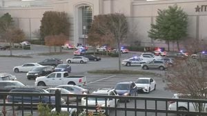 Little Rock Black Friday Shooting Injures Two Shoppers