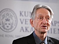 The godfather of AI says the tech is making war easier: Autonomous weapons mean 'dead robots' instead of 'body bags'