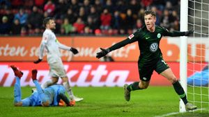 Augsburg Claims Victory Over Wolfsburg 1-0