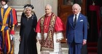 King Charles and Pope Leo Pray Together in Groundbreaking Moment
