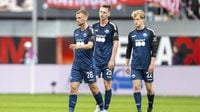 Bischöfe drücken beim Fußball Paderborn und Magdeburg die Daumen