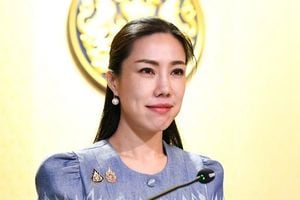 Thai Cabinet Approves Survey For Smartphone-Less Citizens