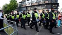 Notting Hill Carnival: Police arrest 100 and confiscate 11 guns, 40 knives