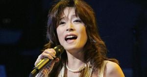Akina Nakamori Shocks Fans With Surprise Concert Appearance
