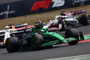 Piastri Takes Pole Position As F1 Returns To Shanghai