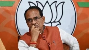 Shivraj Chouhan Slams Air India Over Broken Seat Complaint