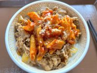 「牛丼×ナポリタン」の衝撃！すき家の“ナポ牛”を食べてみたら予想外の美味しさだった件 | おたくま経済新聞