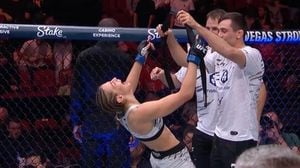 Jasmine Jasudavicius Submits Jessica Andrade At UFC 315