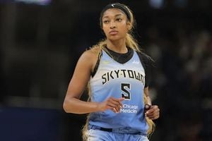 Chicago Sky Face Atlanta Dream Without Star Players