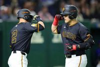巨人・岡本和真また打った　バウアーキラー襲名だ！2打席連発　2年前の初対戦から6打席で3本塁打 - スポニチ Sponichi Annex 野球