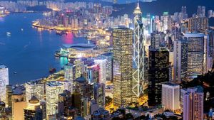 Hong Kong Weaves Global Ties Through Immigration