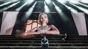 Rachel Zegler Shines In Jamie Lloyds Bold Evita Revival