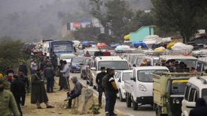 Srinagar Faces Traffic Surge As Vehicle Count Reaches Four Lakh