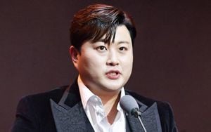 Kim Ho-joong Reflects On Life From Prison