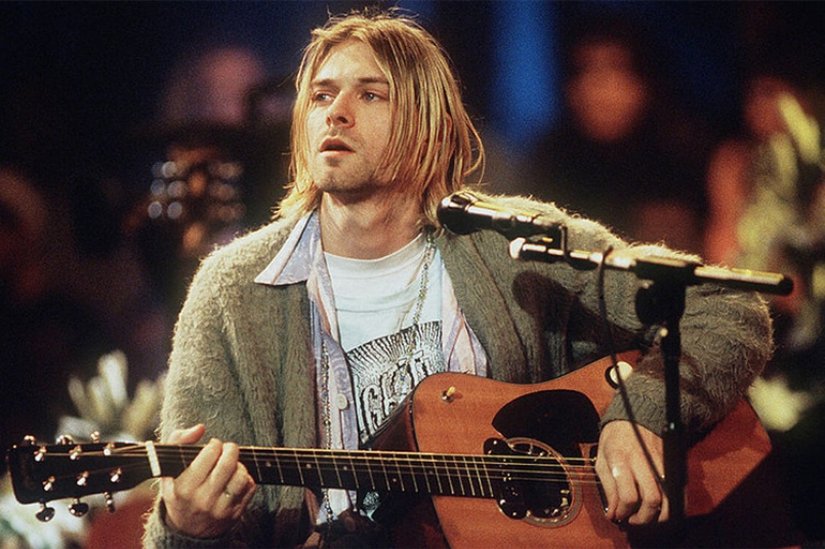 Kurt Cobain, bipolar bozuk sonucu alkol ve uyuşturucu bağımlılığı yaşayan bir diğer isim. Çok genç yaşta eroin ile tanışan Cobain, psikolojik rahatsızlığının bu güçlü uyuşturucu ile birleşmesiyle oldukça zor zamanlar yaşamıştı.    Fakat bu durum dünya çapında devrim yaratan şarkılarını yaratmasına engel değildi. Cobain, 27 yaşındaki şüpheli ölümüne kadar pek bir tedavi görmedi. Dönem dönem uyuşturucuyu bırakıp bipolar tedavisinde kullanılan lityuma dönen Cobain’in, lityumu genellikle eroin alternatifi olarak kullandığı biliniyor.