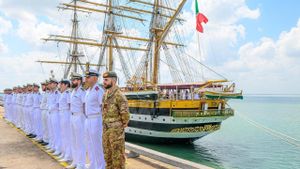 Amerigo Vespucci Sets Sail For Cancer Prevention Campaign