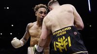 Ben Whittaker STOPS Liam Cameron in second round in Birmingham