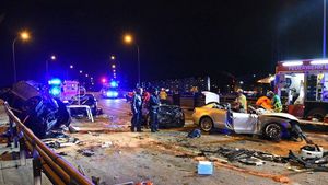 Car Plows Into Crowd During Carnival Celebration In Mannheim